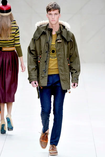 Look 7